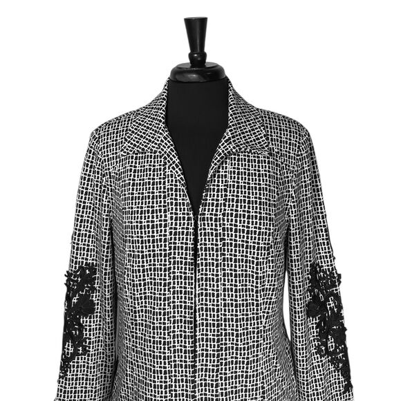 Chico's Jacket Black White Floral Lace Embroidered Applique Sleeve Size 1/M/8/10 - Picture 6 of 10